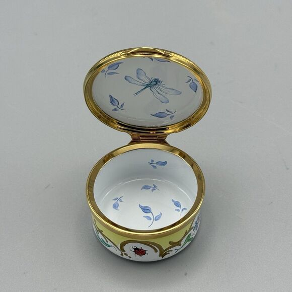 Vtg Round Porcelain Hinged Trinket Box Signed Butterflies Ladybug Flowers Gilt - Picture 9 of 11